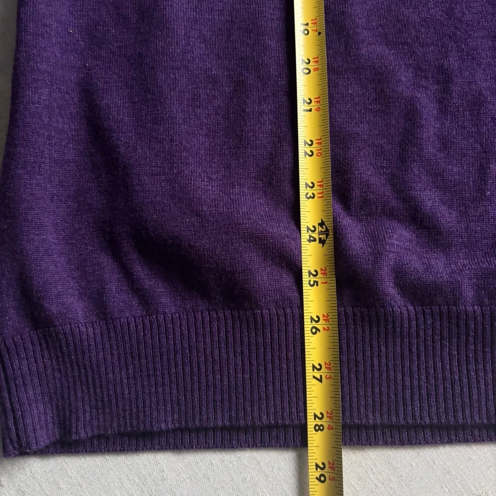 Banana Republic Men's V-Neck Sweater in Purple